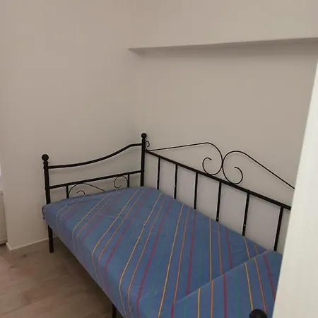 Diletta M *